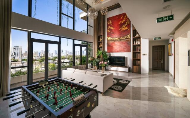 Luxury Duplex Penthouse With Pool Foosball