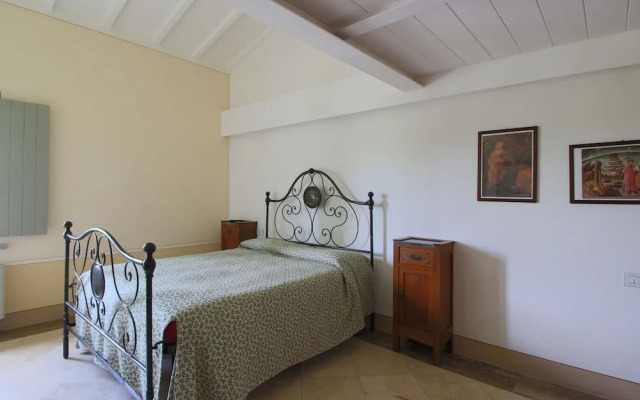 Belvilla by OYO Beautiful Farmhouse With Pool