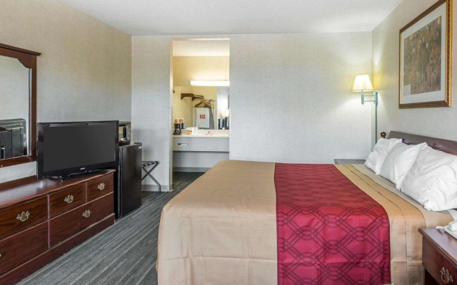 Econo Lodge Calhoun South
