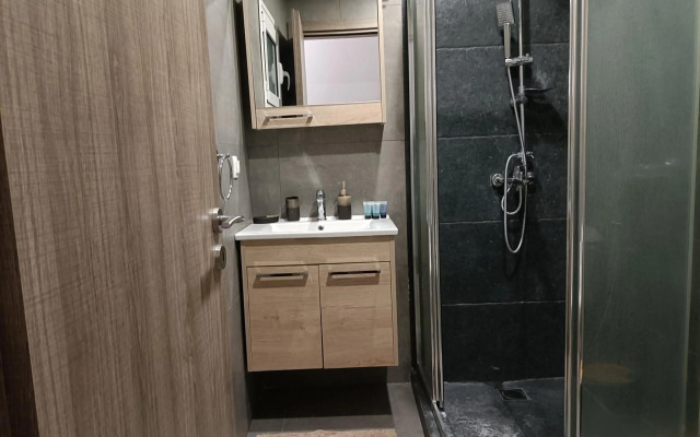 Modern Comfy Apartment near Metro