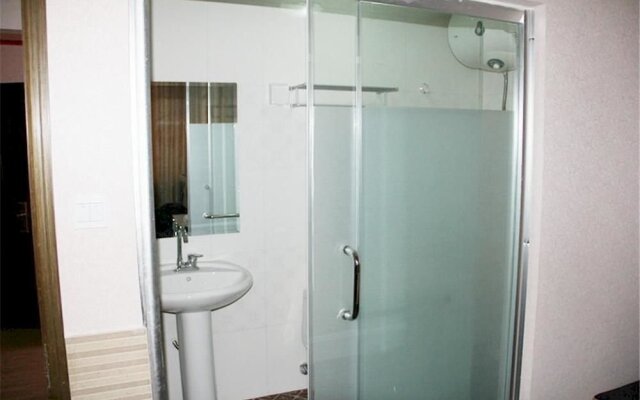 Qingdao New Holiday Hotel