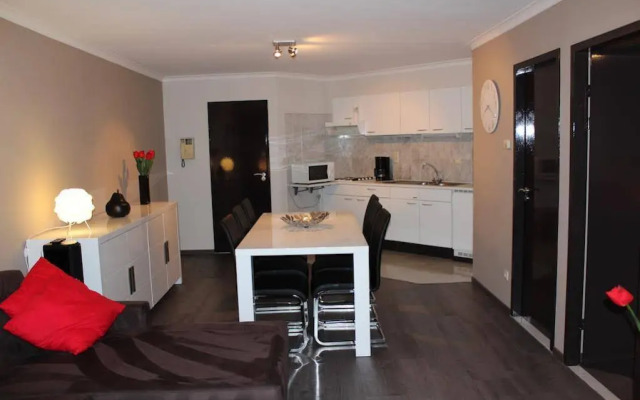 Hydro Palace - Stylish Charming Apartment With s