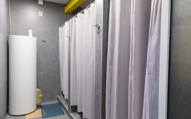 ololoFreelander work and travel Hostel