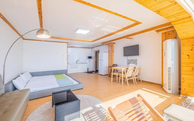 Geoje Daesan Oceanview Spa Pension