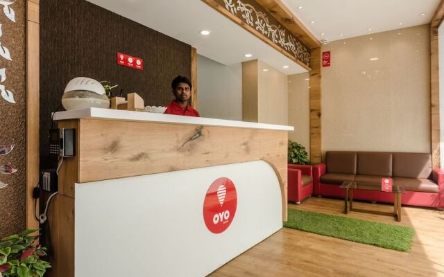 OYO 8490 Hotel Grandeur