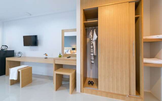 Pixel Hostel Phuket Airport