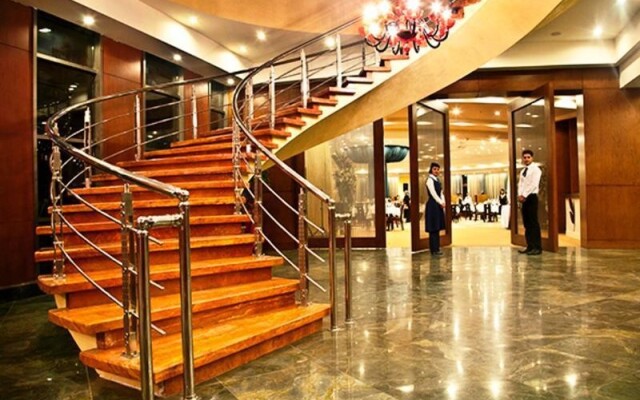 Chamran Grand Hotel