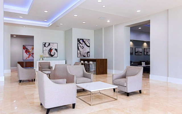 Harborside Hotel