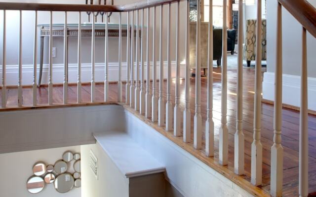 Sprawling Penthouse with Rooftop Deck Blocks from the River