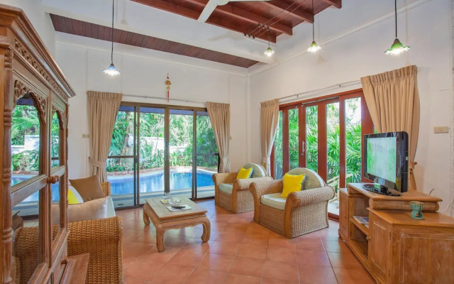 Unique Thai Style 4BR Pool Villa Nikkie