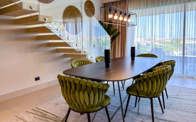 Marina Garden Penthouse 3 Bedroom Apartment