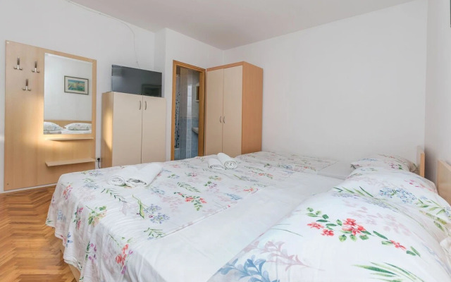 Apartments and Room Nevenka