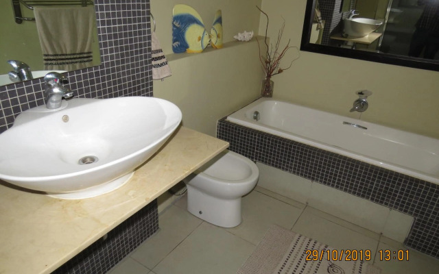 Accommodation Front - Tastefully Furnished 6 Sleeper with Ocean Views