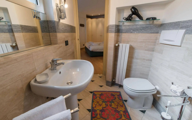 At Home Heart of Milan - Duomo Apartment