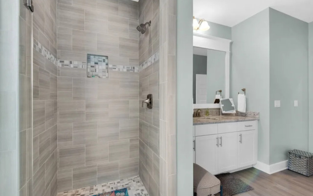 Soundside Bliss 4 Bedroom Home by RedAwning