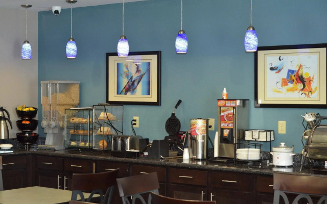 Best Western Plus Kenedy Inn