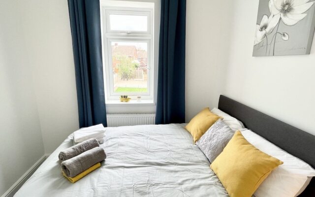 Worksop Newly Refurbished 3-bedroom House