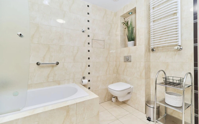 Modern Apartments Krawiecka by Renters