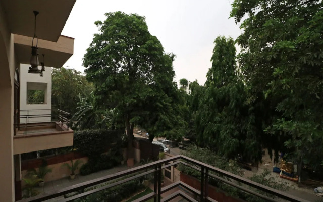 FabHotel Pearl Villas Sector 31