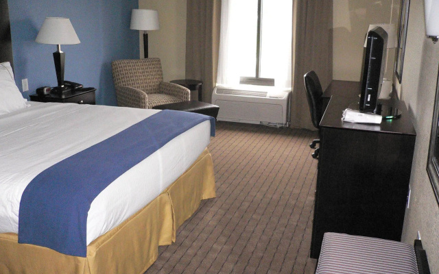 Holiday Inn Express & Suites Shelbyville Indianapolis by IHG