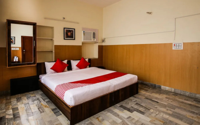 Sahdev Guest House By OYO Rooms