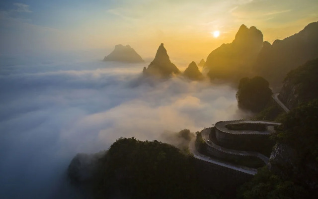 Zhangjiajie Meet Themed Inn