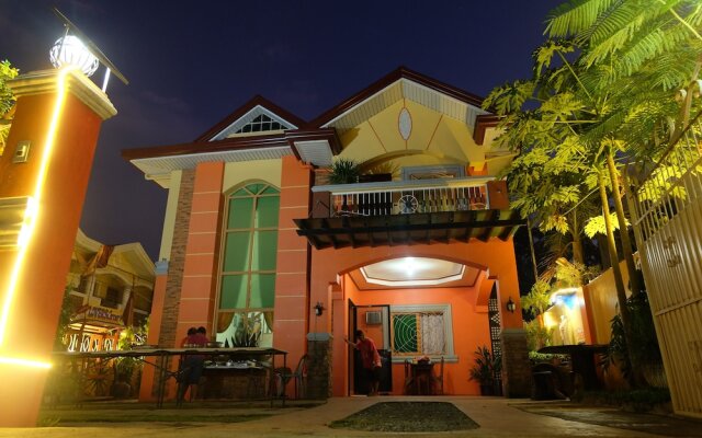 The Orange House - Vigan Villa