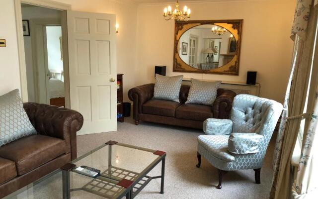 Lansdown Slope Townhouse - Elegant 5 Bedrooms near Assembly Rooms
