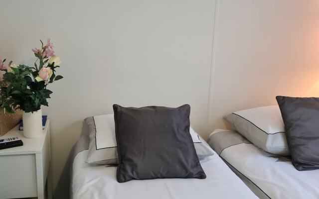 LandLust Guest House B&B Amsterdam Area