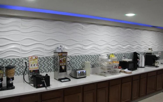 Westbridge Inn & Suites