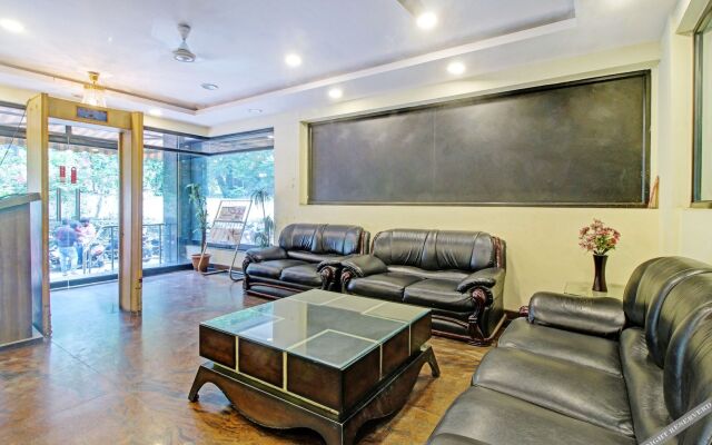 OYO Townhouse 81794 Banjara Hills