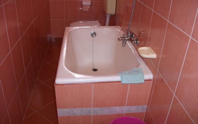 Dusko - Free Parking - A1