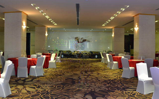 Reef Global Hotel