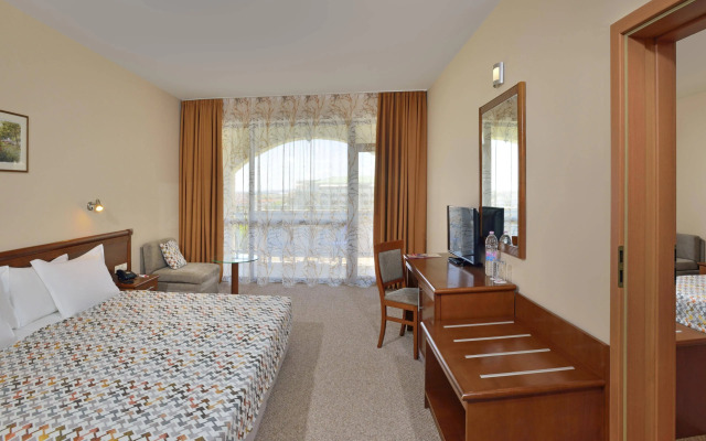Sol Nessebar Bay & Mare Resort