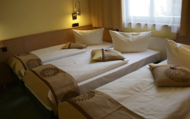 Acron Hotel