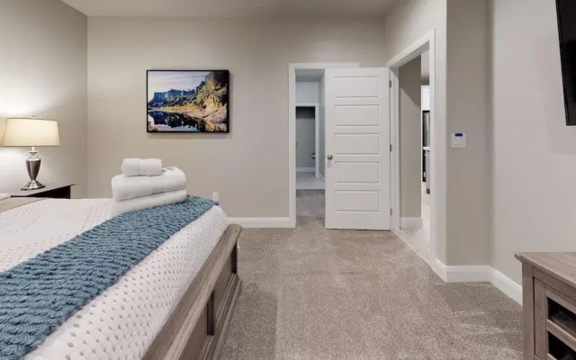 Arroyo Casita 4 Bedroom Townhouse by RedAwning