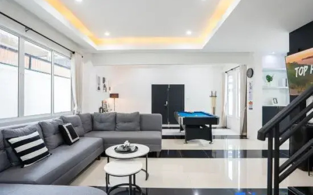 White Chocolate Pool Villa