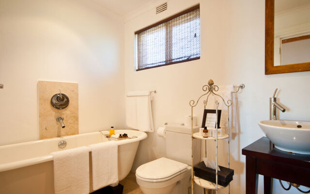 Leeuwenbosch Country House - Amakhala Game Reserve