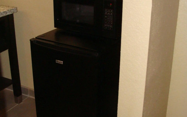 West Worth Inn and Suites