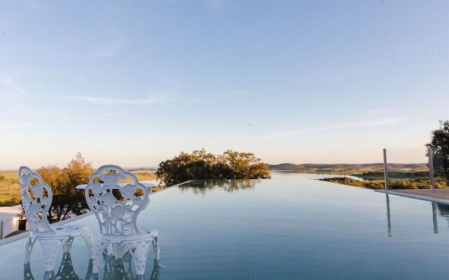 Montimerso Skyscape Country House
