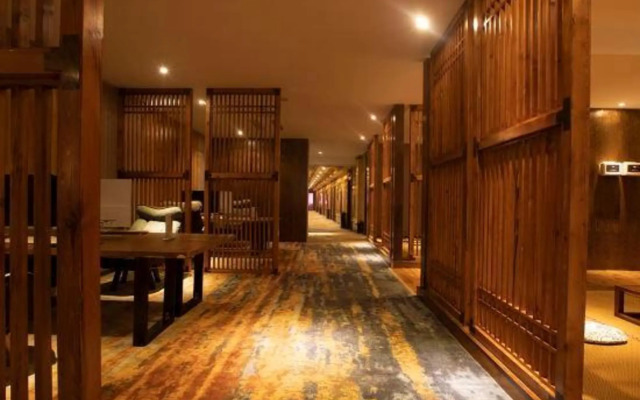 Xiangyu Hotel (Shangqiu Municipal Government High-speed Railway Station)