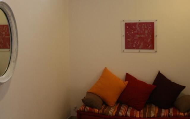 Apartment 25