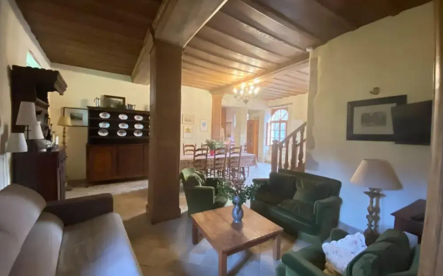 Norman Manor House 8-10 Pers