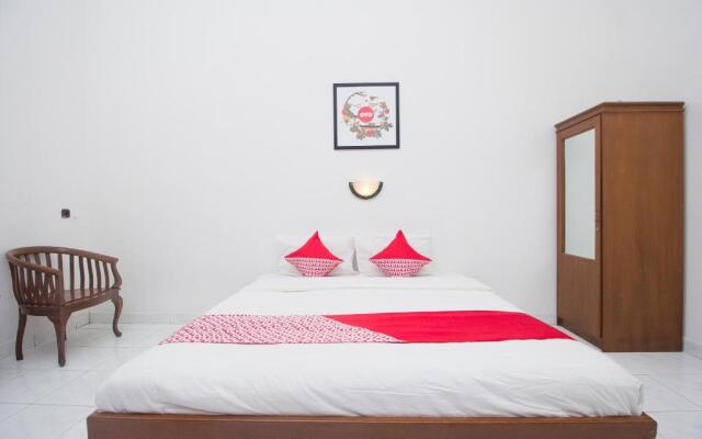 OYO 759 Hotel Dewi Sri