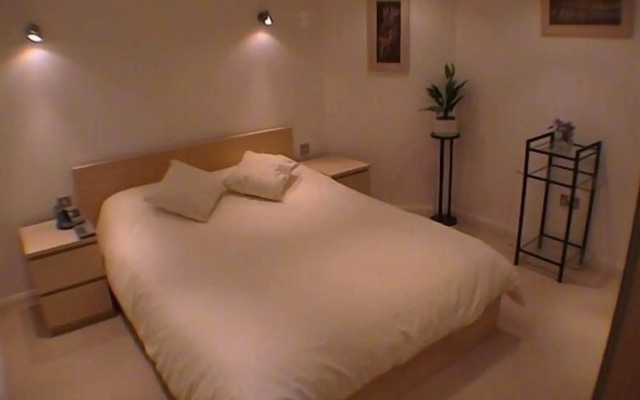 Earle House Serviced Apartments