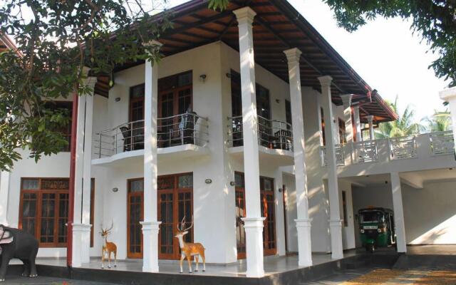 Mahakumara White House Hotel