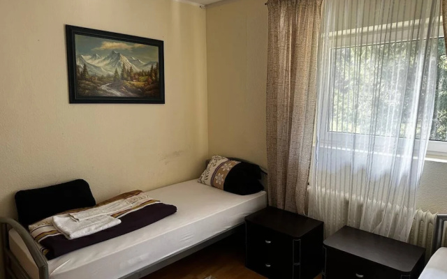 WG-Hostel