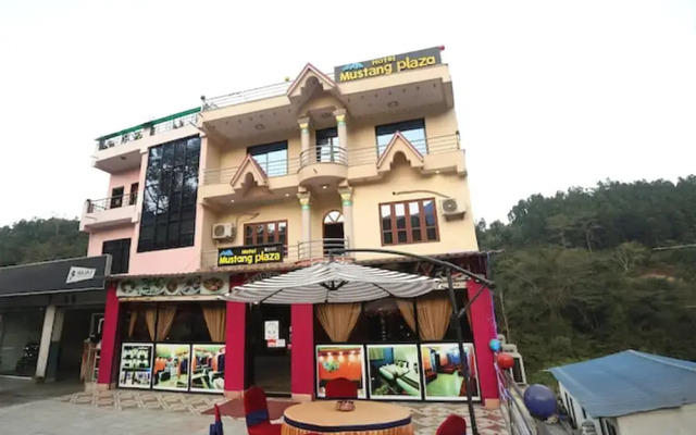 OYO 711 Hotel Mustang Plaza