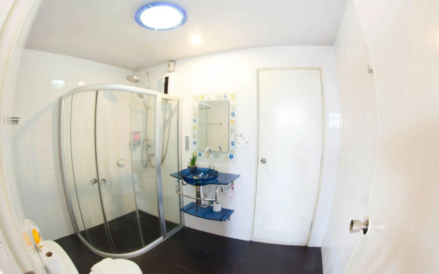 Luna Guesthouse and Travel