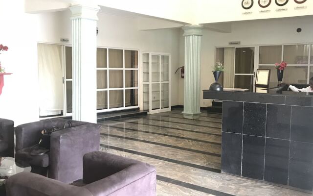 Meadway Luxury Hotels